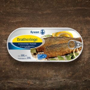 Bratheringe in feinwürziger Marinade von Schwaaner Fischwaren in der Frontansicht