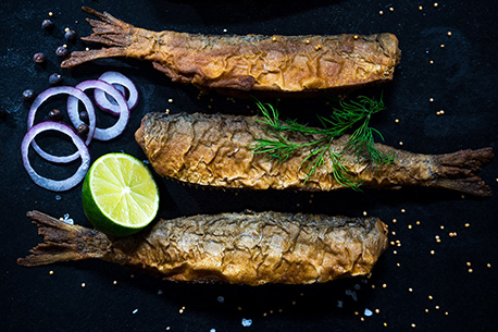 Bratfisch in der Dose - angerichtet - Schwaaner Fischwaren